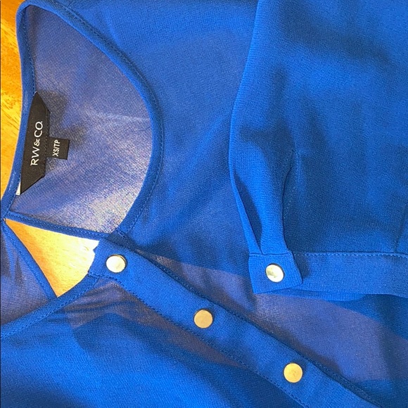 💙 RW&CO Royal Blue Blouse - Picture 5 of 7